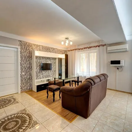 Excellent Apartment Druzhby Narodov Boulevard 3A. Lybedskaya Metro Station Kyiv Exterior photo