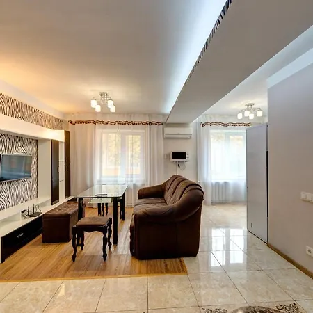 Excellent Apartment Druzhby Narodov Boulevard 3A. Lybedskaya Metro Station Kyiv Exterior photo