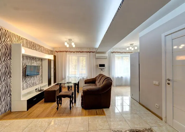 Excellent Apartment Druzhby Narodov Boulevard 3A. Lybedskaya Metro Station