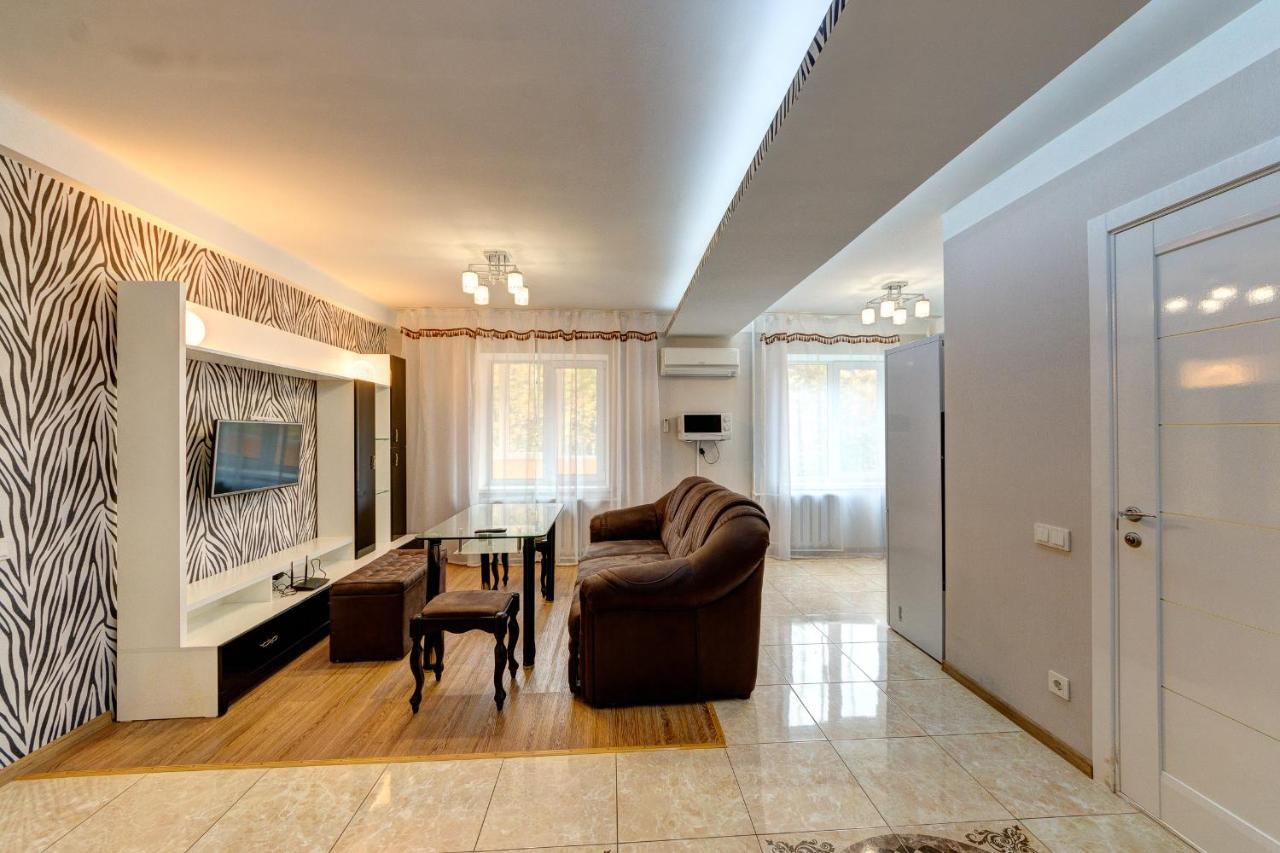Excellent Druzhby Narodov Boulevard 3a. Lybedskaya Metro Station Apartment Kyiv