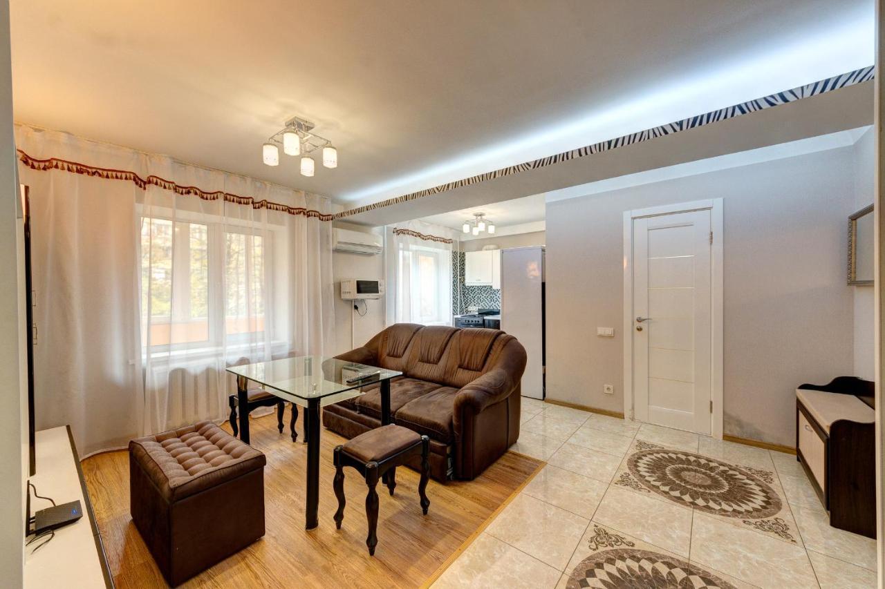 Excellent Druzhby Narodov Boulevard 3a. Lybedskaya Metro Station Apartment *