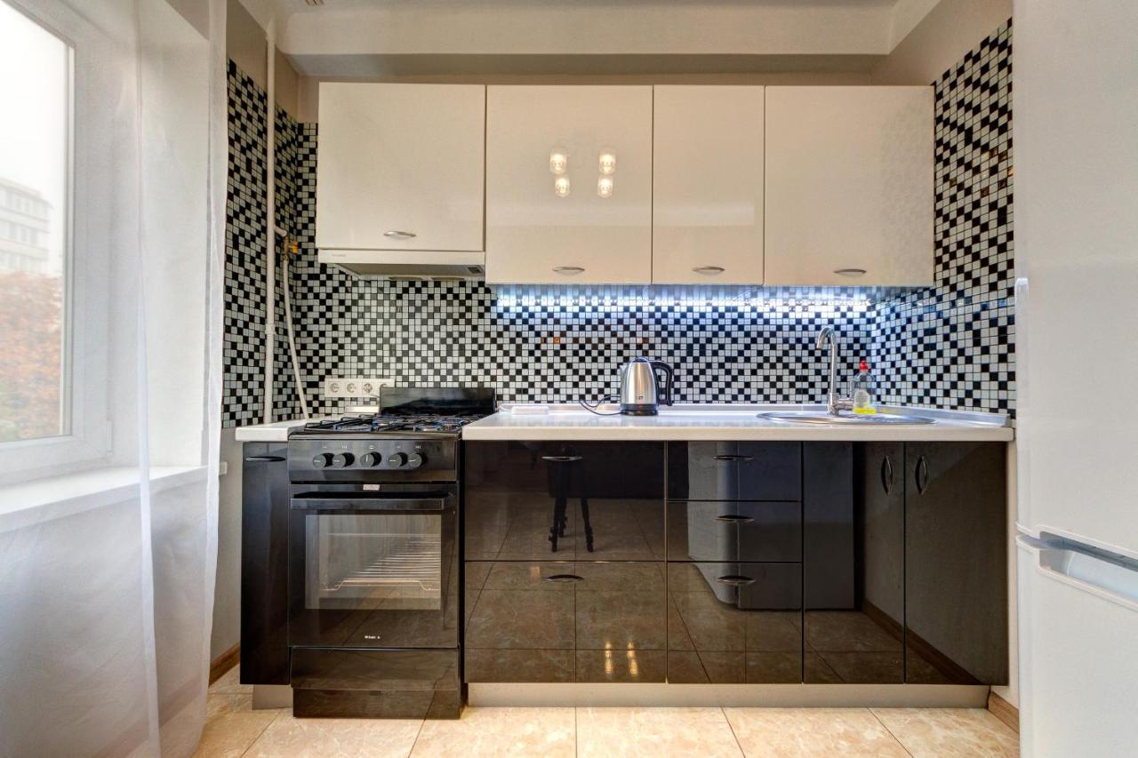 Excellent Druzhby Narodov Boulevard 3a. Lybedskaya Metro Station Apartment Kyiv